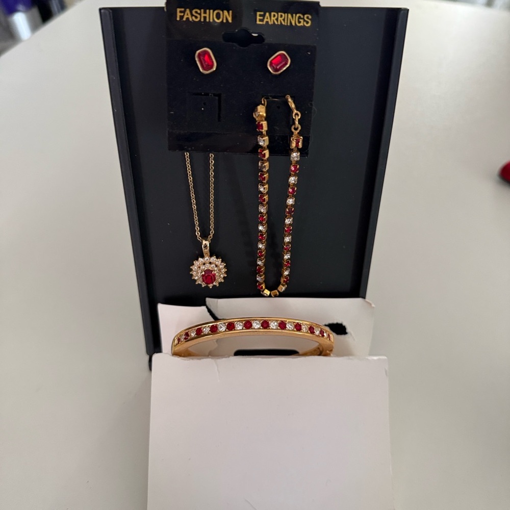 Elegant Red and Gold Jewelry Set